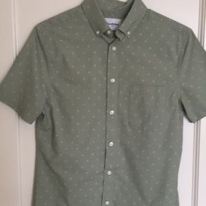Short sleeves shirt size small